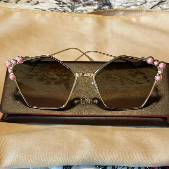?️FENDI FF0261/S STUDDED PENTAGON SUNGLASSES ?️ ?️FENDI FF0261/S STUDDED PENTAGON SUNGLASSES ?️ Sunglasses main image 2